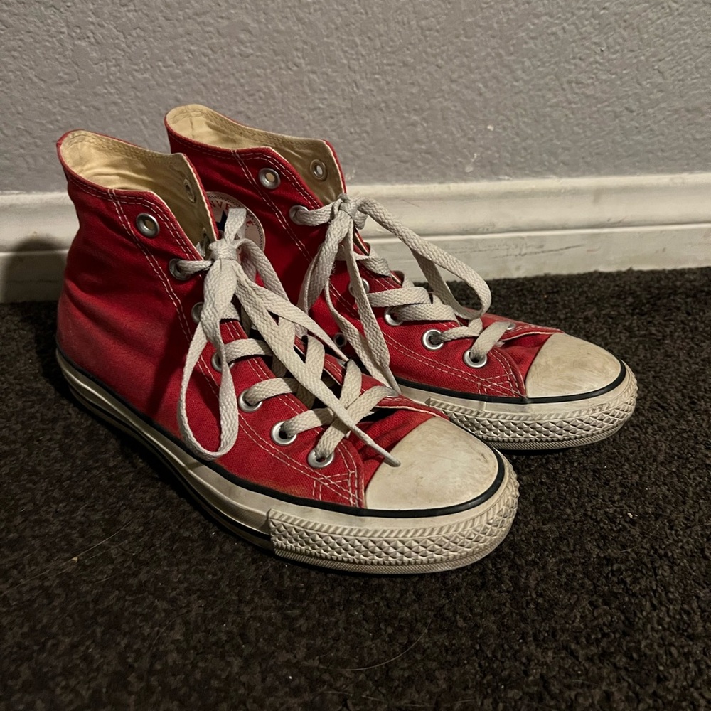WORN red converse
